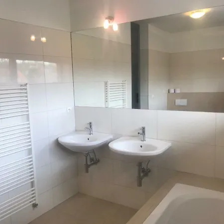 Vila Riviera *